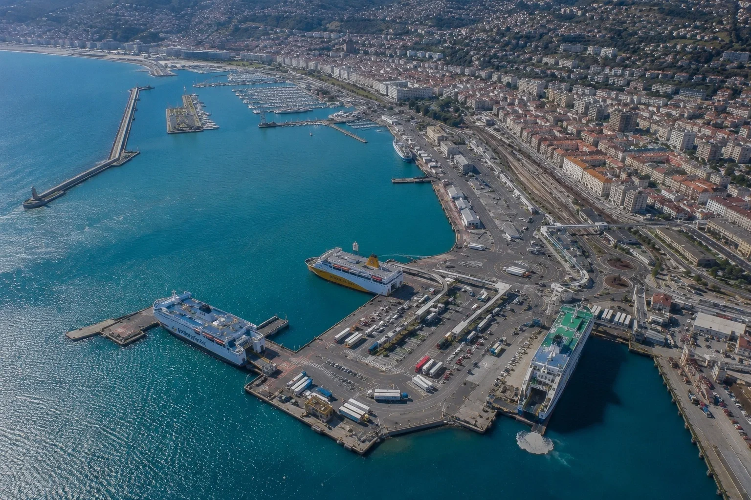 Fergereise og havneinformasjon for Nice–Ajaccio