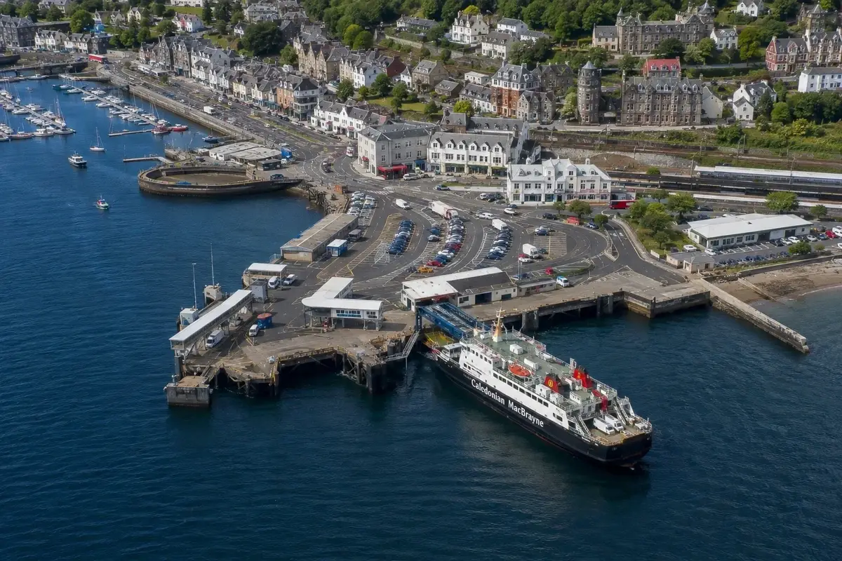 Fergereise og havneinformasjon for Oban–Coll