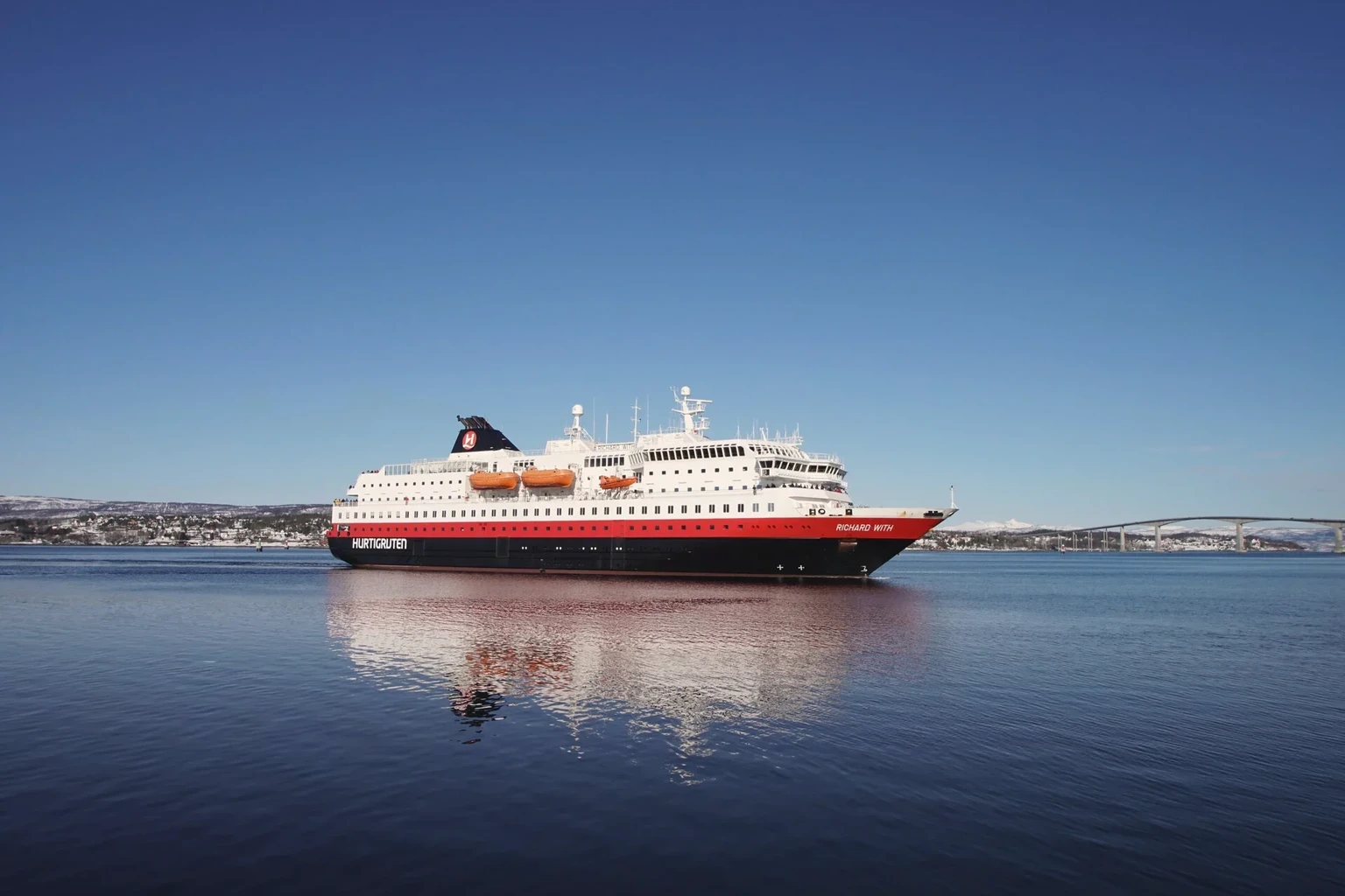 Hurtigruten – fergeselskap og reiseguide